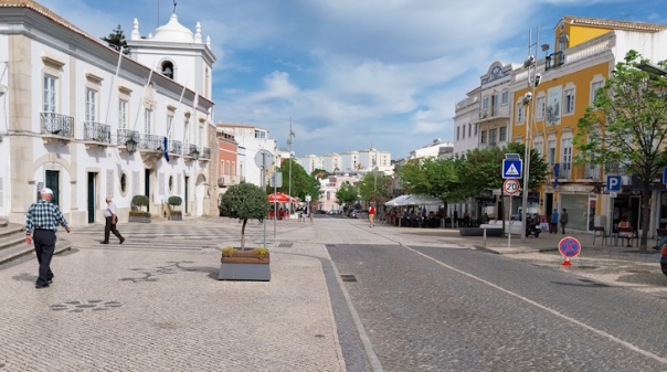 50 anos da Constitui&ccedil;&atilde;o marcam regresso do Festival Pol&iacute;tica a Loul&eacute;