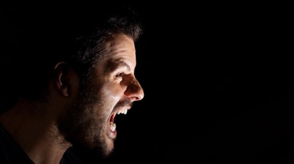 Pessoas t&oacute;xicas consomem-nos a energia mental. Aprenda a proteger-se