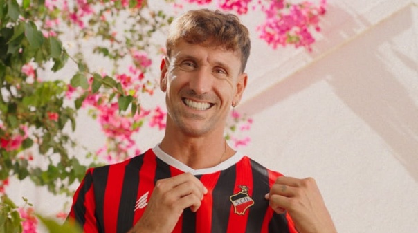 Ukra "regressa" ao Olhanense para apresenta&ccedil;&atilde;o da nova camisola do clube 