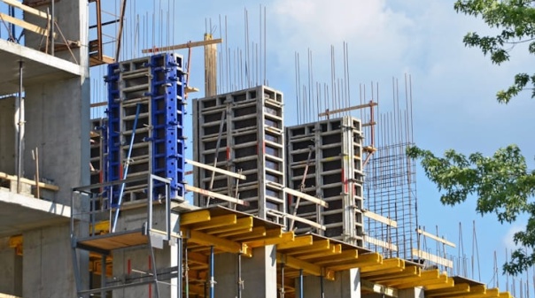 Deputados do PS visitam obras de habita&ccedil;&atilde;o em v&aacute;rios concelhos do Algarve 