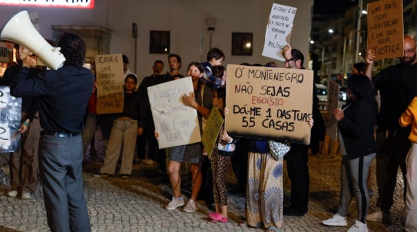 Habita&ccedil;&atilde;o: Seis dezenas manifestam-se em Faro contra custo das casas