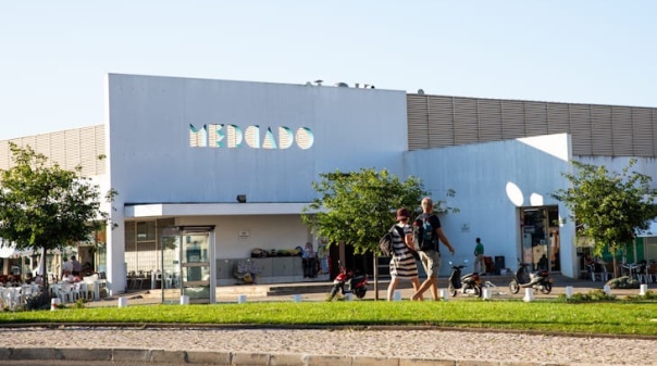 Concurso aberto para explora&ccedil;&atilde;o de sete lojas nos Mercados de Tavira, Cabanas e Luz