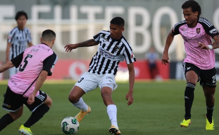 Portimonense empata com Casa Pia e mantém-se em zona de play-off