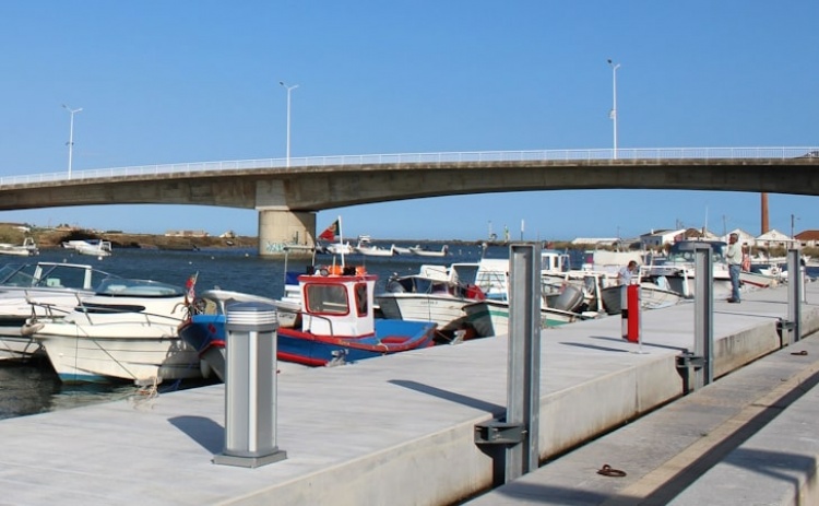 Pescadores do Algarve preocupados com atraso na prometida dragagem dos portos