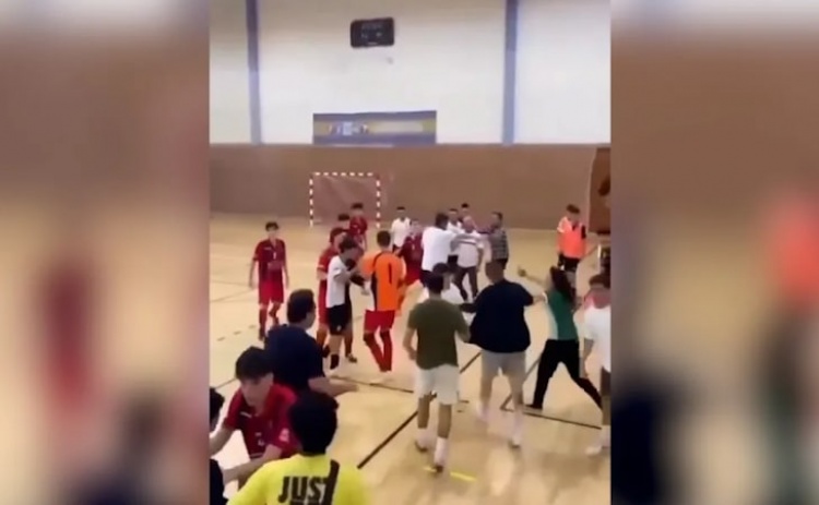 Cenas de pancadaria no jogo de futsal entre Castromarinense e Farense 