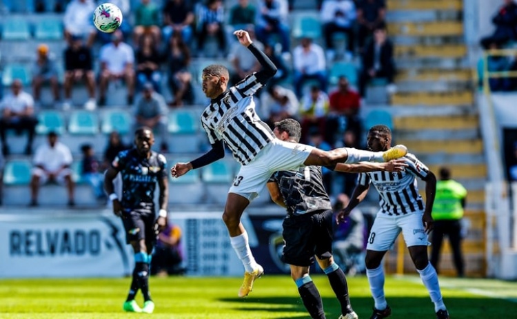 Moreirense bate Portimonense por 2-0