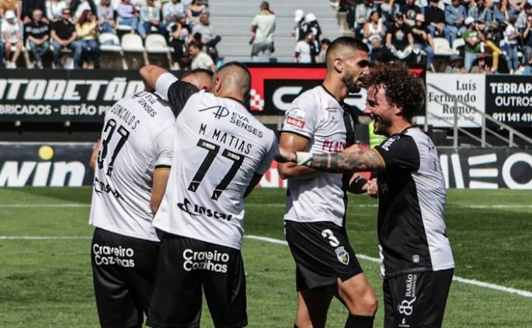 Farense vence Estoril e garante manutenção