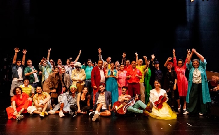 Ópera e reabilitação em saúde mental pelo Teatro do Sótão em Lagoa