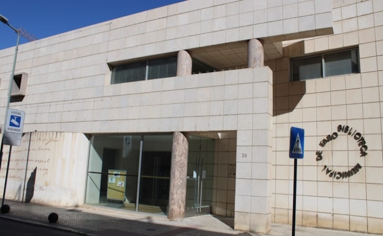 Biblioteca Municipal de Faro partilha poesia com a comunidade