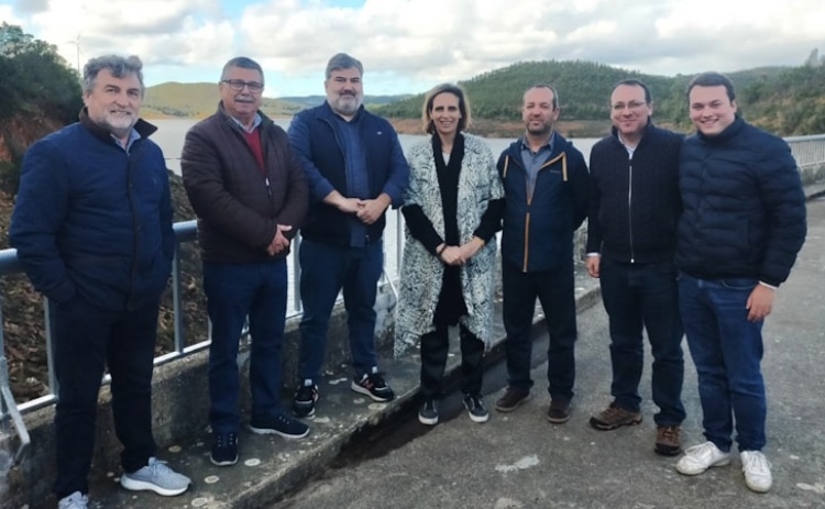 Deputados do PS criticam tempo de espera para iniciar obras na barragem da Bravura   