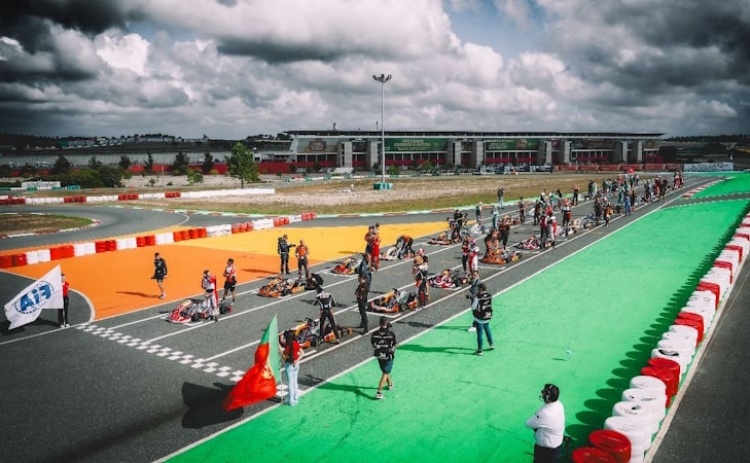 232 pilotos aceleram no Kartódromo Internacional do Algarve para o Europeu FIA
