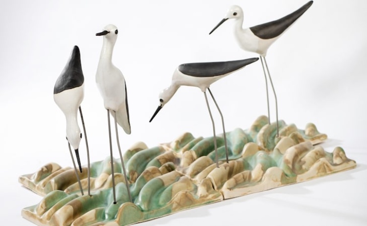 Exposição da ceramista Bernadette Martins inspirada na paisagem e fauna do Algarve