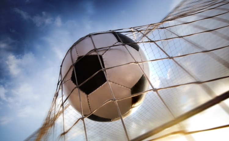 Farense repudia críticas de Pastor e acusa jogador de ingratidão