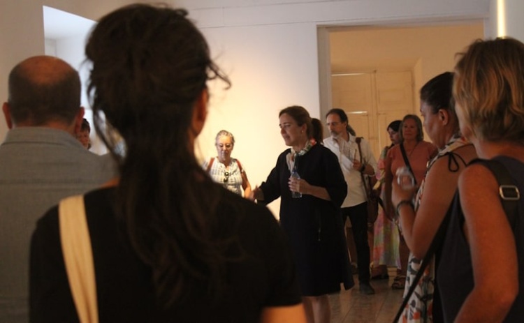 Obra da coleção de arte contemporânea do Estado com visita orientada em Tavira 