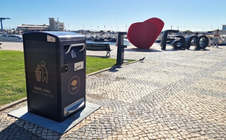 Instaladas papeleiras inteligentes em diversos pontos do concelho de Faro