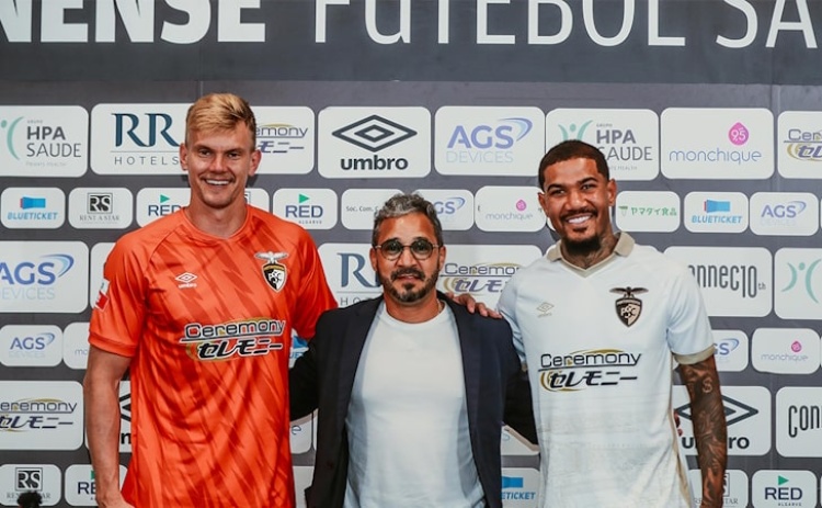 Portimonense garante guarda-redes Douglas Friedrich e médio Zé Gabriel