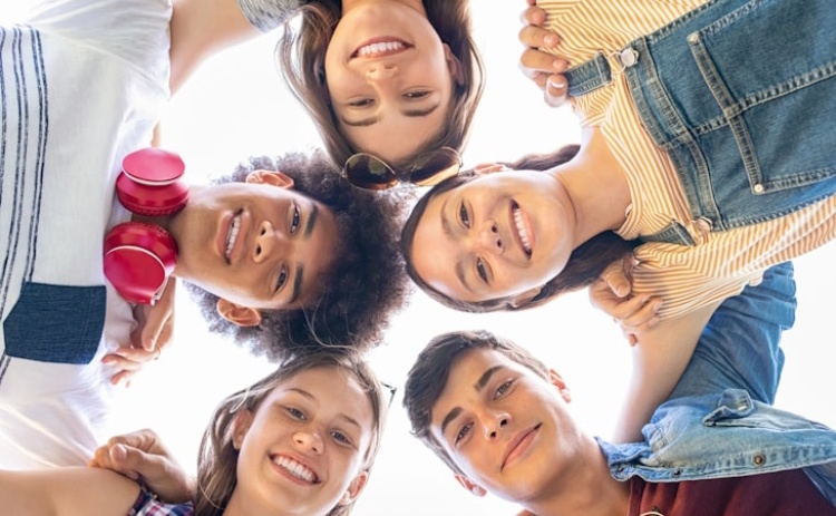 Jovens de Lagos escolhem futuro profissional na FEEL
