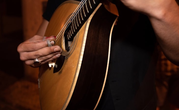 Fado volta aos Mercados de Olhão pela luta contra o cancro da mama