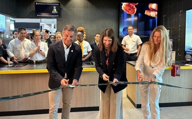 McDonald's abriu restaurante em Quarteira 