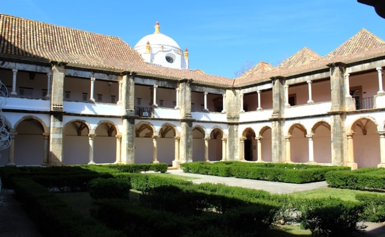 Exposição em Faro revela faceta desconhecida do modernista algarvio José Dias Sancho