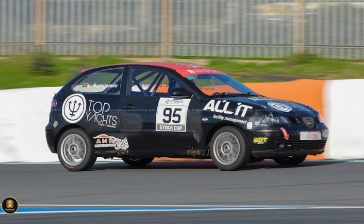 Piloto algarvio Lourenço Bartolomeu alcança dois pódios no Estoril