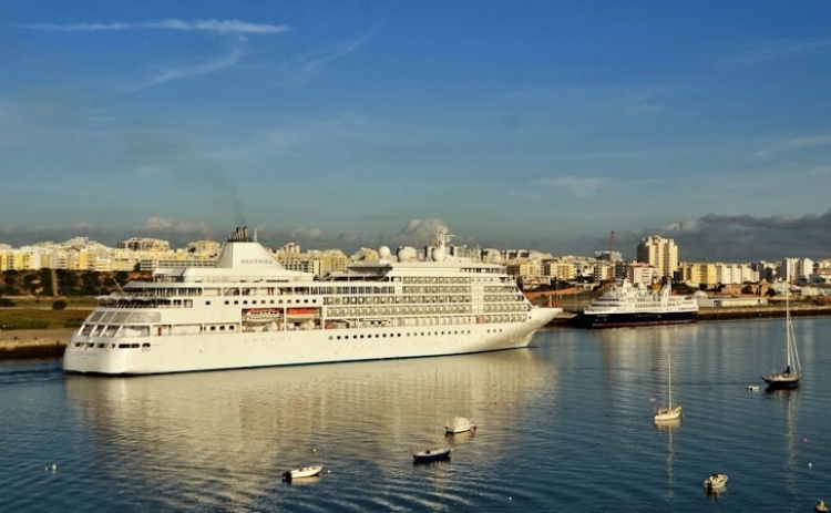 Porto de Portimão passa a ter mais capacidade de acostagem para navios de maior porte 