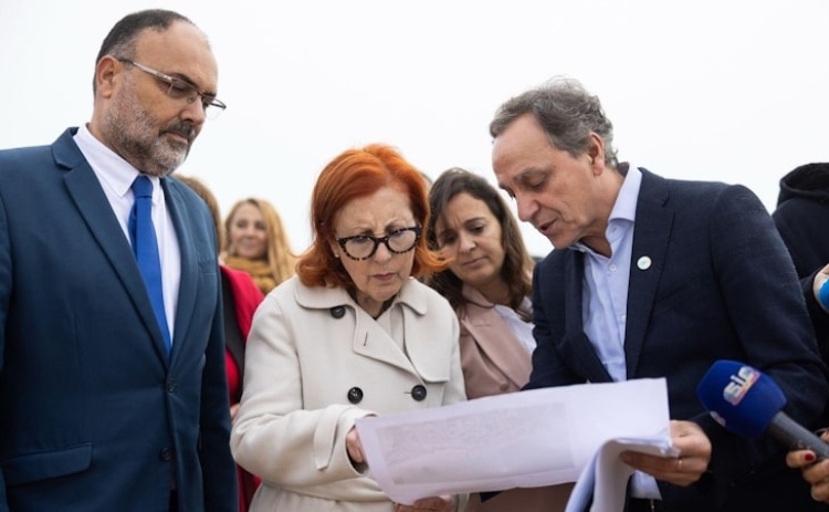Proteção costeira entre Praia da Rocha e Vau termina em maio  