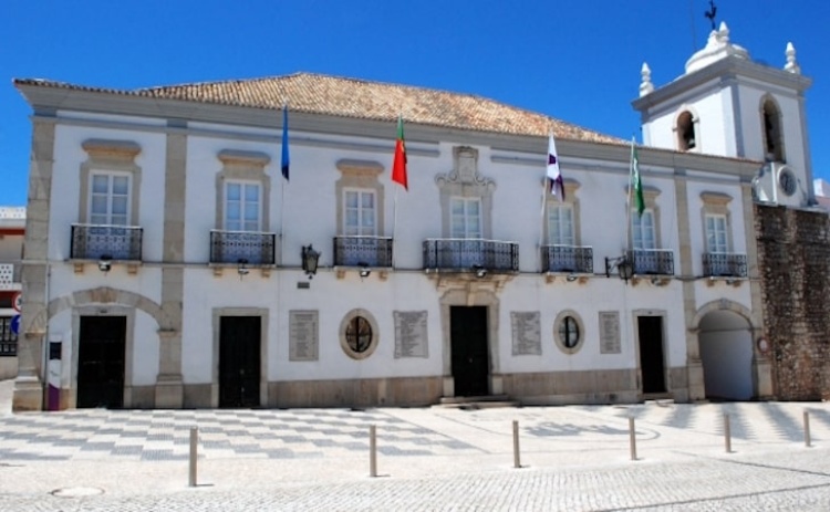 Loulé aprovou duas moções para celebrar os 50 anos do 25 de Novembro