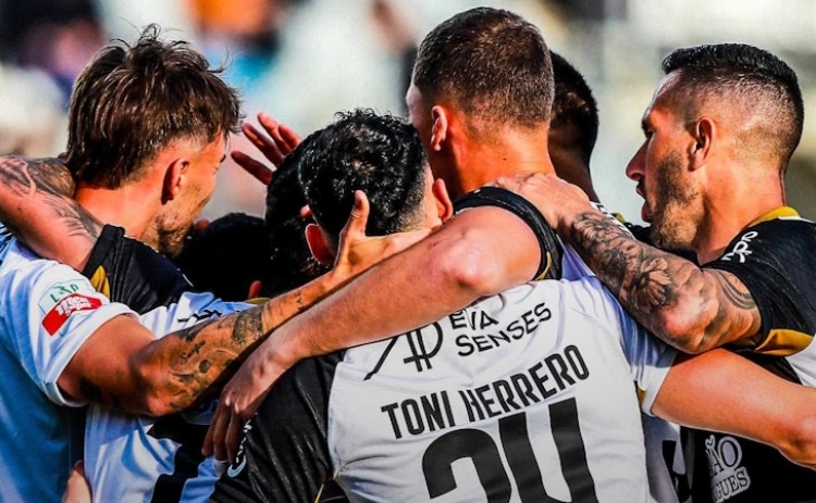 II Liga: Farense bate Vizela e regressa aos triunfos três jogos depois