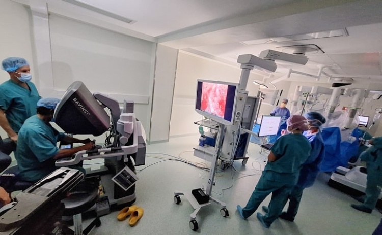 Hospitais de Portimão e Faro usam robot para tratar patologias complexas
