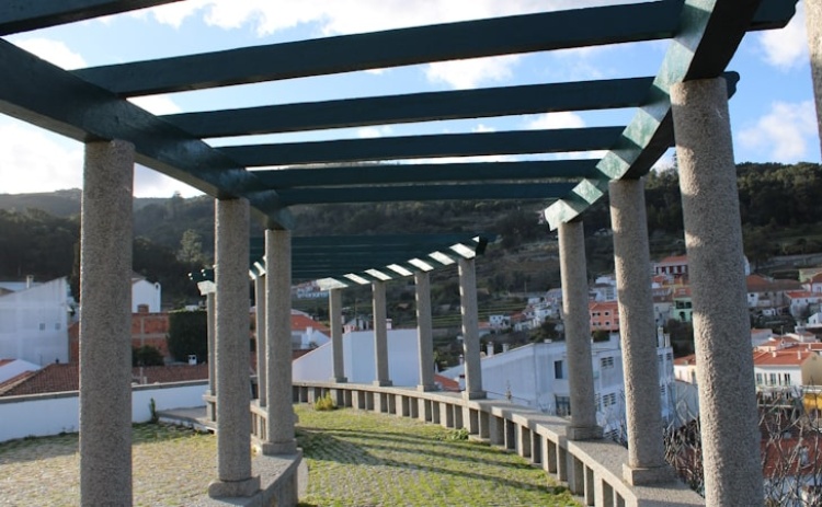 Revista &ldquo;F&aacute;brica de Mem&oacute;rias&rdquo; lan&ccedil;a primeiro n&uacute;mero com foco no patrim&oacute;nio cultural de Monchique