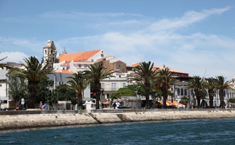 Desempenho econ&oacute;mico do Algarve superou a m&eacute;dia nacional em 2024