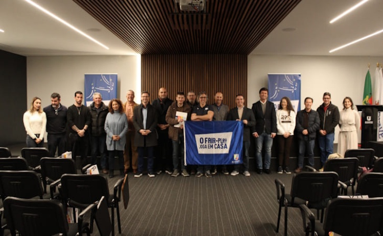 Modalidades do Algarve e Desporto Escolar uniram-se &agrave; campanha "O fair-play joga em casa"