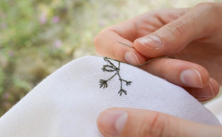 Artista In&ecirc;s Coelho da Silva apresenta primeira exposi&ccedil;&atilde;o individual em Loul&eacute;