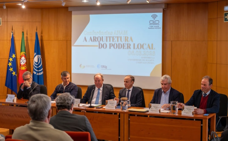 Reforma do poder local em Portugal debatida em Faro por autarcas e especialistas