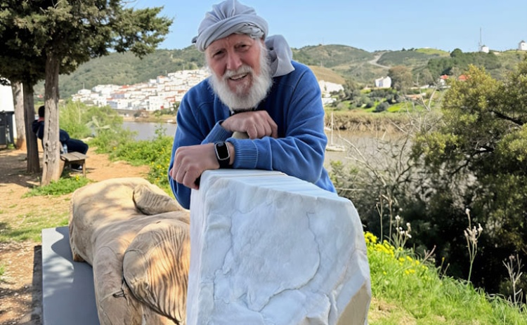 Alcoutim inaugura escultura de artista espanhol dedicada &agrave;s mulheres v&iacute;timas de abuso