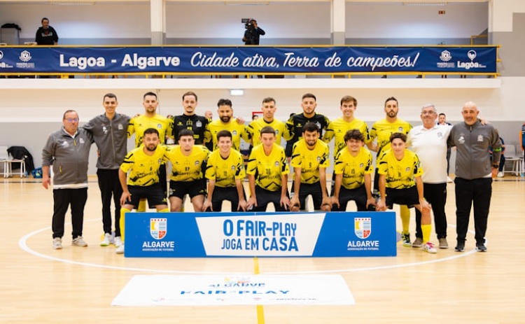 Son&acirc;mbulos FLA vence Ta&ccedil;a do Algarve de Futsal Masculino