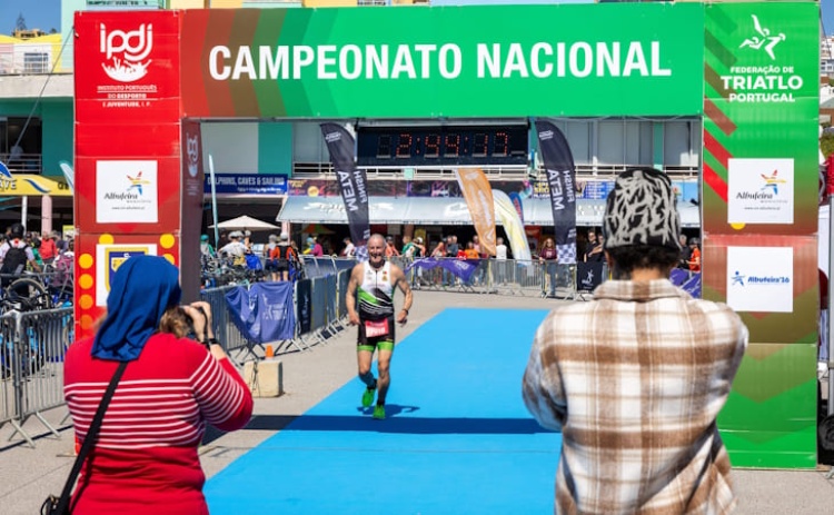 XII edi&ccedil;&atilde;o do Triatlo de Albufeira contou com a presen&ccedil;a de mais de 300 atletas