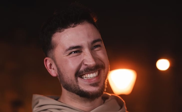 Novo espet&aacute;culo de stand-up comedy de V&iacute;tor S&aacute; apresentado em Tavira