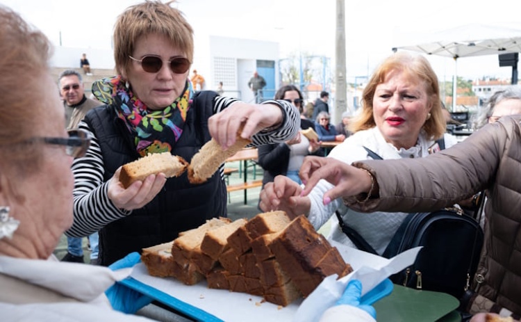 No Domingo de P&aacute;scoa h&aacute; Prova do Folar na Guia