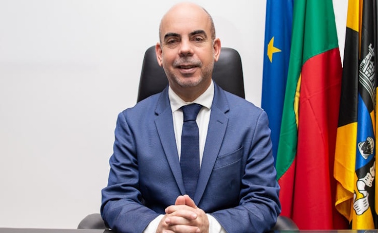 Confedera&ccedil;&atilde;o do Desporto de Portugal distinguiu presidente da C&acirc;mara de Lagoa