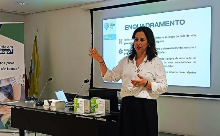 Biblioteca de Olh&atilde;o acolheu sess&atilde;o dedicada aos cuidadores informais