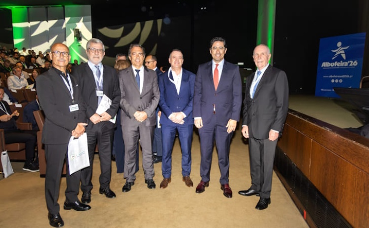 Albufeira recebeu nomes de refer&ecirc;ncia do futebol portugu&ecirc;s 