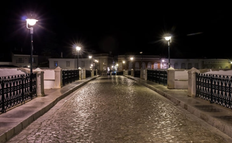 Tavira convida a pedalar ao luar e a caminhar sob as estrelas