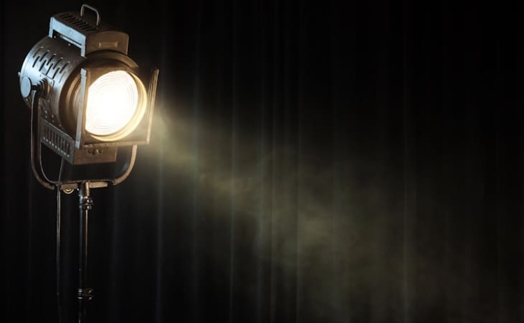 Comemora&ccedil;&otilde;es do 25 de Abril arrancam com pe&ccedil;a de teatro em Silves 