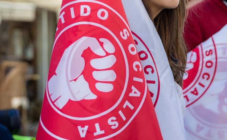 Deputados socialistas eleitos pelo Algarve exigem repara&ccedil;&atilde;o urgente de tro&ccedil;o da EN2