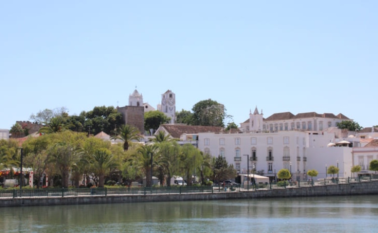 Exposi&ccedil;&atilde;o retrata constru&ccedil;&atilde;o de bairros em Tavira ap&oacute;s o 25 de Abril