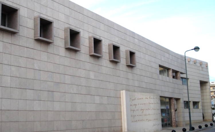 Biblioteca Municipal de Faro celebra 25 anos com programa cultural especial