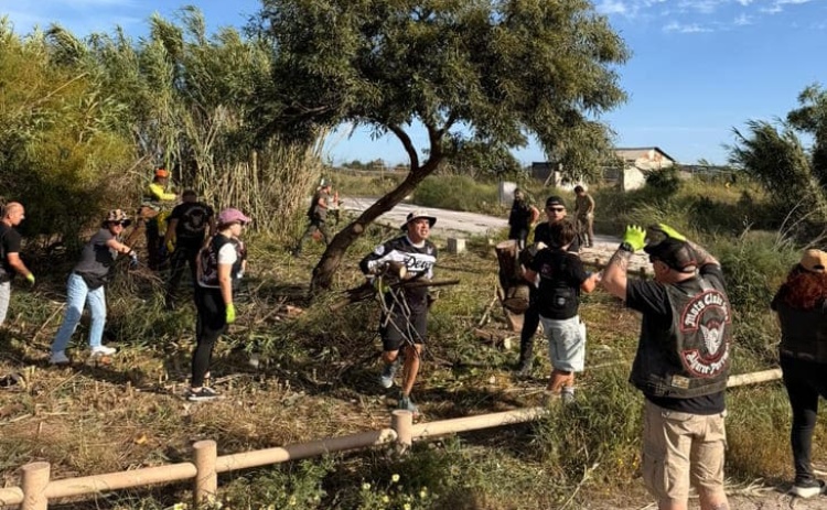 Moto Clube de Faro juntou volunt&aacute;rios para a&ccedil;&atilde;o de limpeza na Ria Formosa 