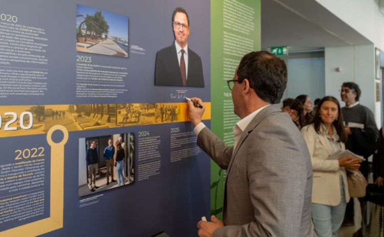 Exposi&ccedil;&atilde;o que retrata &laquo;os momentos mais marcantes de Olh&atilde;o&raquo; para ver no Audit&oacute;rio Maria Barroso